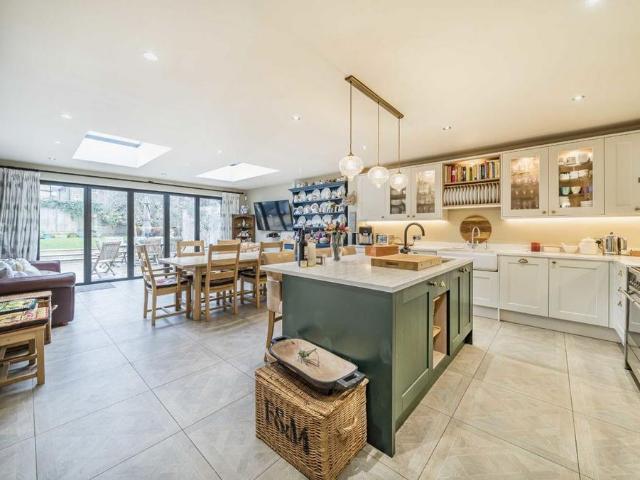 Lewin Road, London SW16 5 bed semi detached house to rent £6,500 pcm £1,500 pw