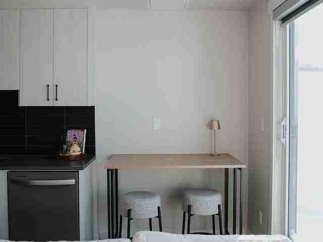Lewis Block at Stadium Yards 1 Bedroom Apartment for Rent at 8450 106a Ave Nw, Edmonton, AB T5H 0S4 Boyle Street