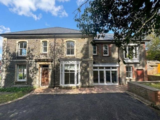 Lewis Road, Neath, SA11 4 bed semi detached house to rent £1,950 pcm £450 pw