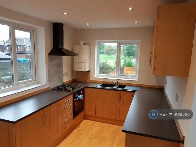 Lewis Road, Droylsden, Manchester, M43 3 bed semi detached house to rent £1,595 pcm £368 pw