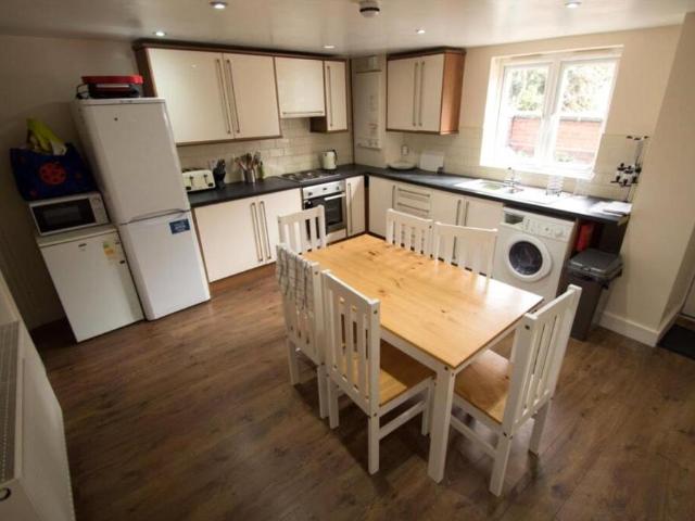 Lewis Street, London, NW1 4 bed property to rent £4,300 pcm £992 pw