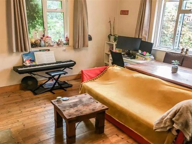 Lewisham, London SE3 2 bed flat to rent £1,900 pcm £438 pw