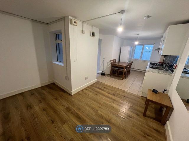 Lewisham Road, London SE13, 1 bed flat to rent, £1,350 pcm | PrimeLocation
