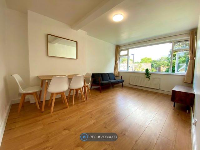 Lewisham Road, London SE13, 3 bed flat to rent, £2,250 pcm | PrimeLocation