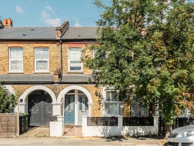 Lewisham SE13, 2 bed maisonette to rent, £2,250 pcm | PrimeLocation