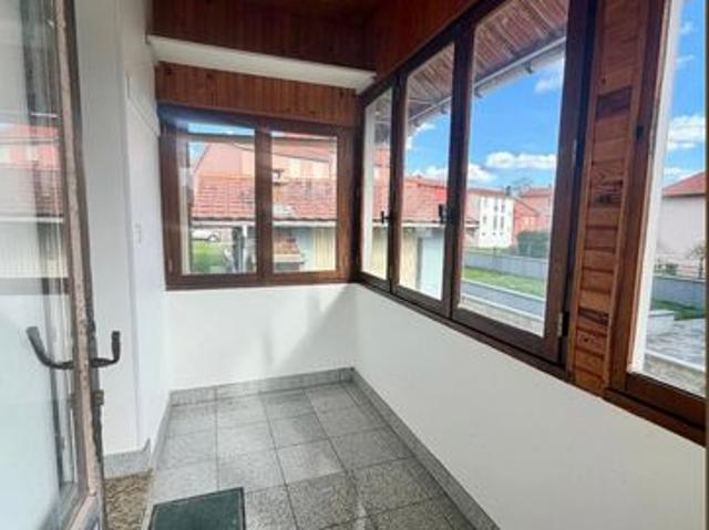 Lexy – Maison avec jardin, grand garage et beau potentiel, située dans une rue calme et peu passante