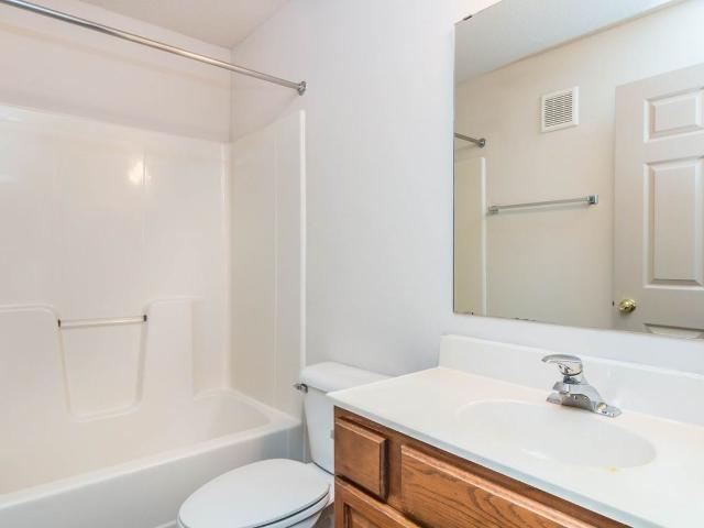 Lexington Estates 2 Bedroom Apartment for Rent at 5107 S Marion Rd, Sioux Falls, SD 57106