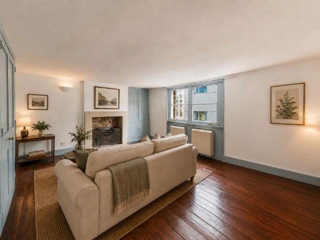 Lexington Street, Soho, W1F Studio to rent £2,167 pcm £500 pw