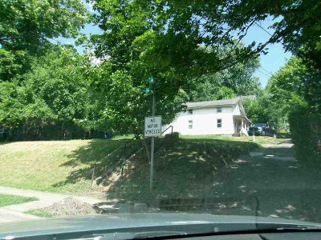 Lexington Pl