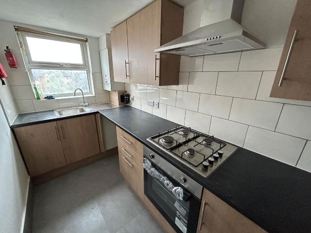 Leytonstone, London E15, 3 bed flat to rent, £2,200 pcm | PrimeLocation