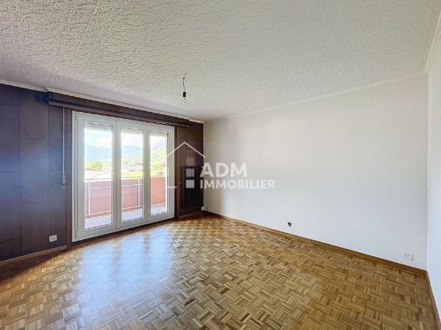 Leytron, appartement traversant de 4.5 pièces
