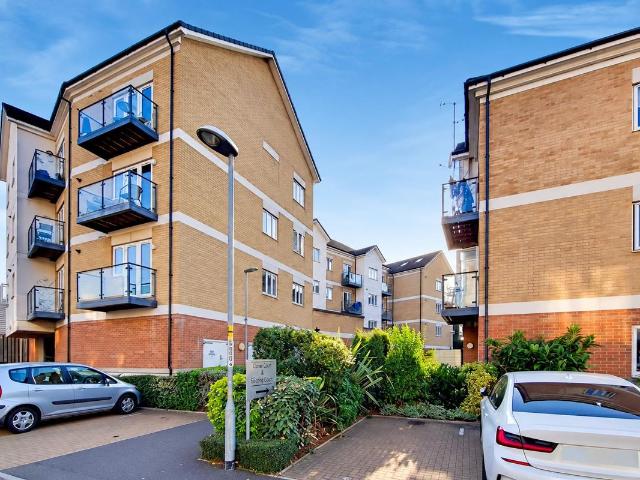 Ley Farm Close, Watford WD25, 1 bed flat to rent, £1,500 pcm | PrimeLocation