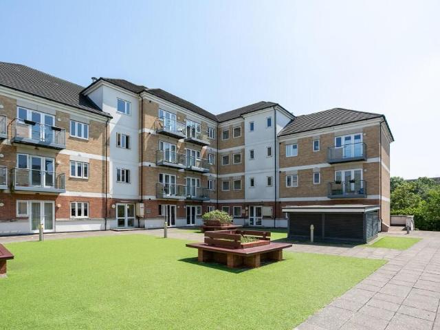 Ley Farm Close, Watford WD25, 1 bed flat to rent, £1,550 pcm | PrimeLocation