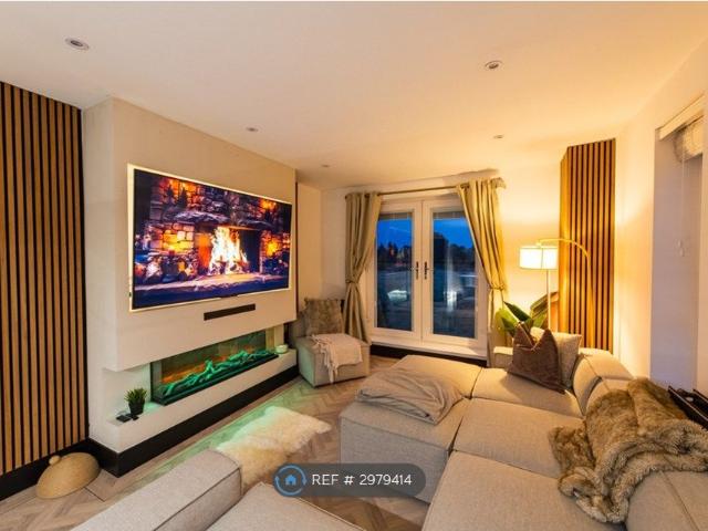 Leybourne Chase, West Malling, Leybourne ME19, 2 bed flat to rent, £1,700 pcm | PrimeLocation