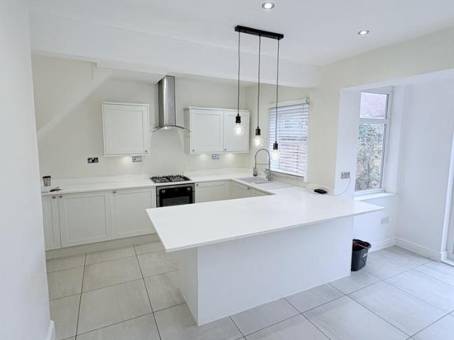 Leyburn Avenue, Hull HU6 3 bed terraced house to rent £975 pcm £225 pw