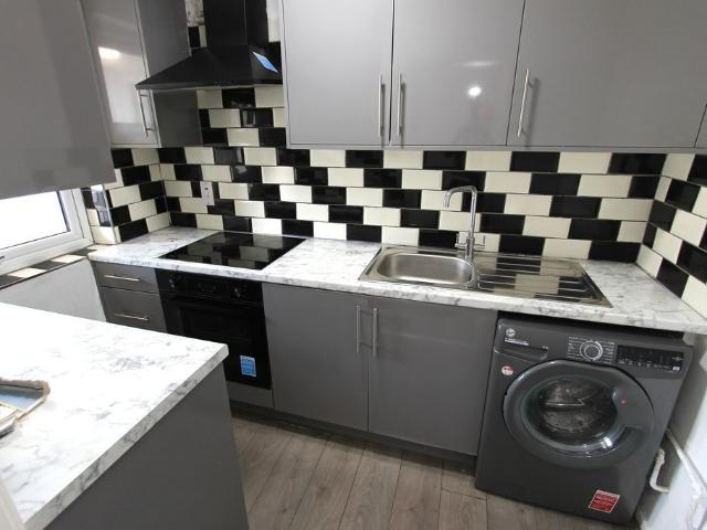 Leyland Drive, Northampton NN2, 2 bed flat to rent, £875 pcm | PrimeLocation