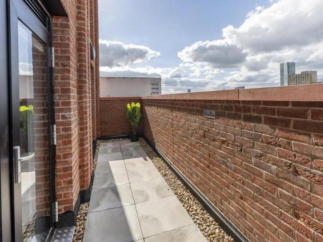 Leylands Road, Leeds LS2 Studio to rent £1,192 pcm £275 pw