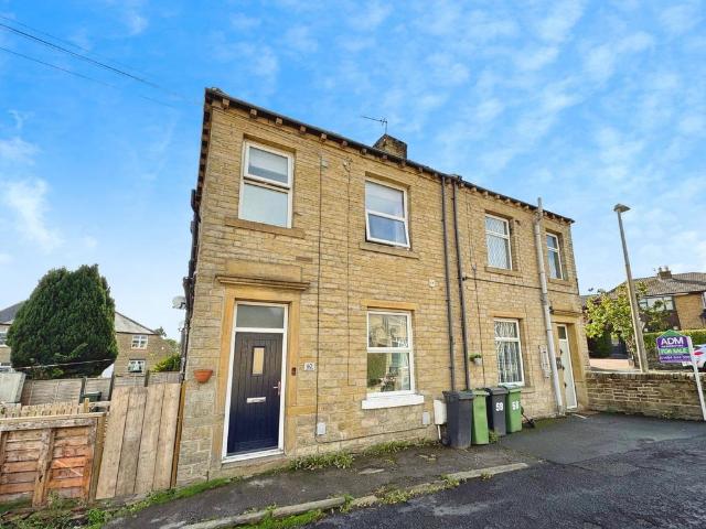 Leymoor Road, Huddersfield HD3 1 bed terraced house to rent £595 pcm £137 pw
