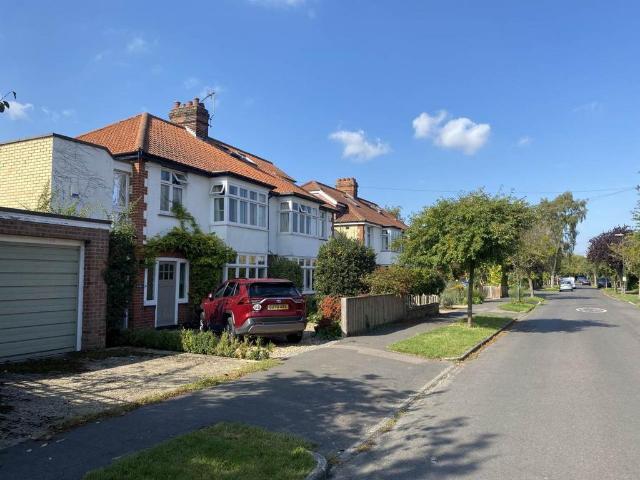 Leys Avenue, Cambridge, CB4 4 bed semi detached house to rent £2,350 pcm £542 pw