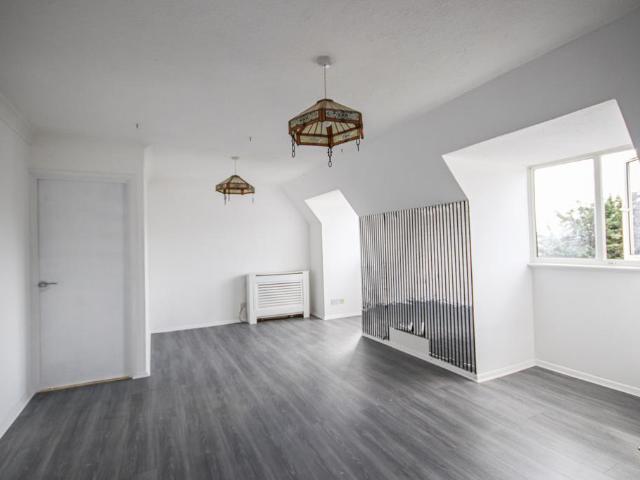Leysdown Road, Sheerness, Kent, ME12 4RT 3 bed flat to rent £995 pcm £230 pw