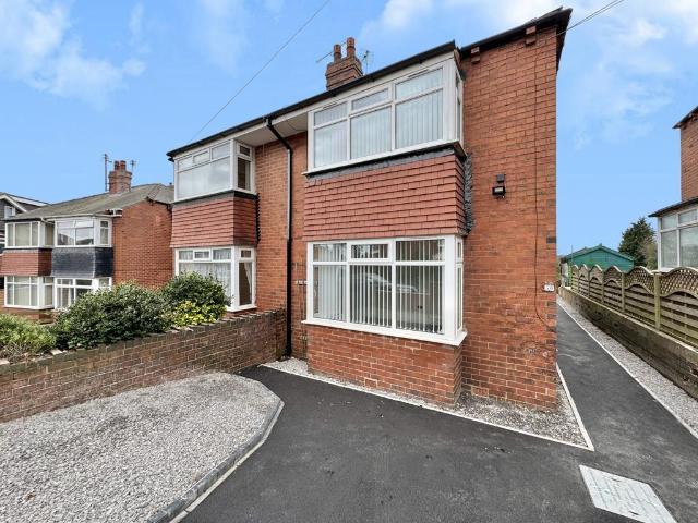 Leysholme Crescent, Wortley, West. 3 bed semi detached house to rent £1,200 pcm £277 pw