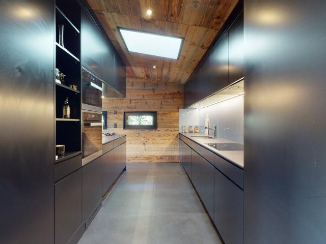 Leysin – Hoch stehendes Chalet mit zwei Wohnungen