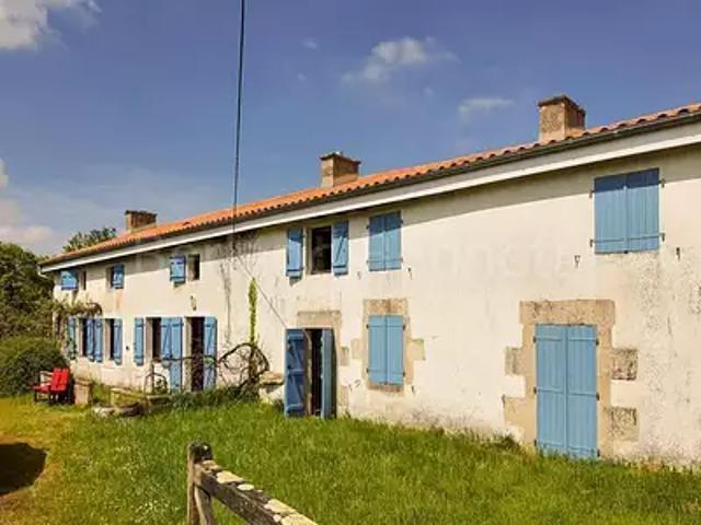 Lezay 79120 Achat / Vente maison 8 pièces t8 jardin
