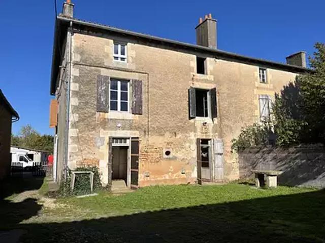 Lezay 79120 Achat / Vente maison 9 pièces t9 parking