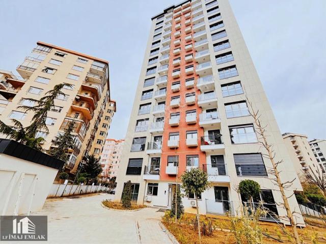 Lf İmaj Bostancı Modern Sitesinde 2+1 Balkonlu Havuzlu Güvenlik