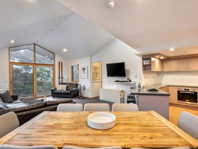 Lhotsky 4 Oversized Central Village Living with Stunning Mountain Views