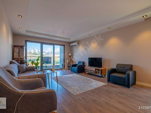 LİV BAHÇEŞEHİR 'DE SİTEDE 3+1 SATILIK DAİRE 150m