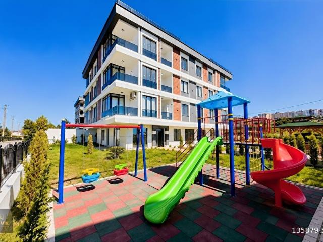 LİVE YAPI'DAN MARİNA'DA BUTİK SİTE İÇİ ŞIK BAHÇE KULLANIMLI 2+1
