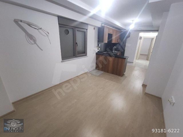LİBADİYE CADDESİNE YAKIN SIFIR BAHÇE KATI OTOPARKLI 1+1