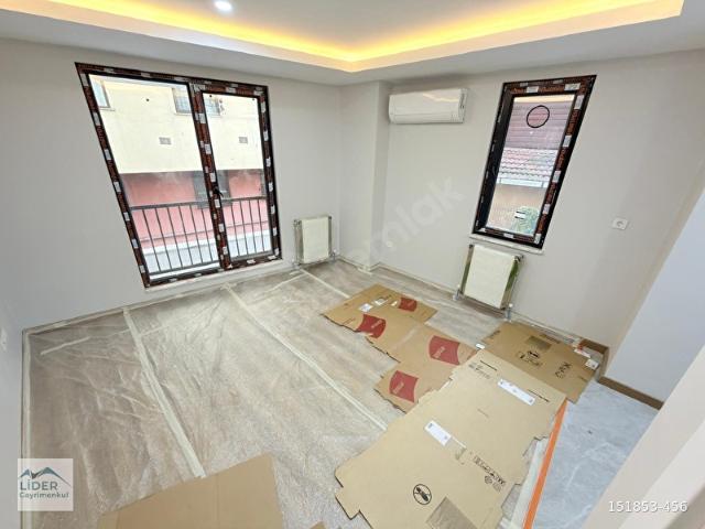 LİDER'den KÜÇÜKÇEKMECE YENİMAHALLE'de ASANSÖRLÜ LÜKS 1+1 65m SATILIK DAİRE