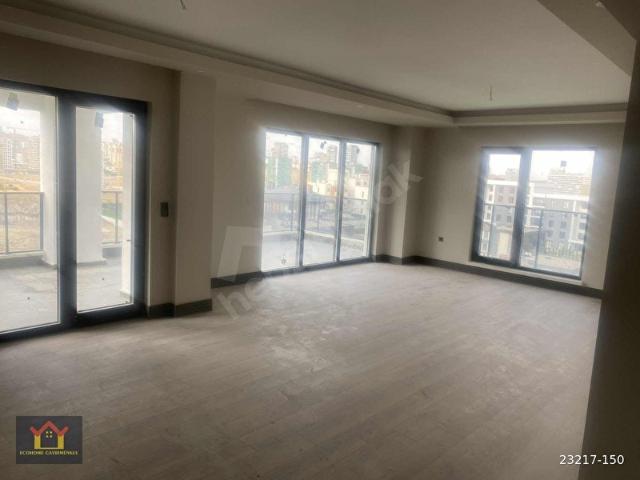 LİON CİTY YAŞAMKENT'DE OTURUMA HAZIR BOŞ 4,5+1 270 M2 DAİRE