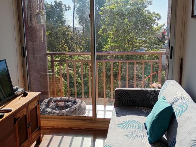 Limache sur Limache $ 400.000 Departamento en tercer piso, soleado, linda vista al Valle de Limache, ubicado en Condominio Aurea o El Torreón, comuna de Limache.Cuenta con living/c.