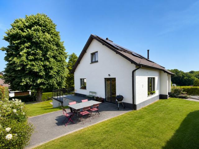 Limal – Exceptional 4 bedroom villa with swimming pool and large garden