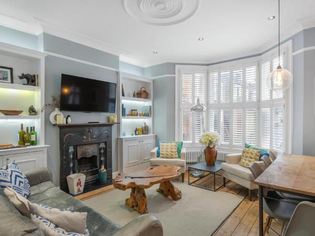 Limburg Road, London, SW11 1QT, United Kingdom | 2 bed apartment for rent #139475846 | Rentberry