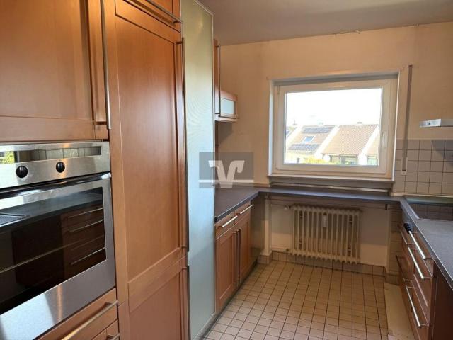 Limburgerhof: Attraktive 3,5 ZKB Wohnung mit großer Süd Loggia und Pkw Stellplatz!
