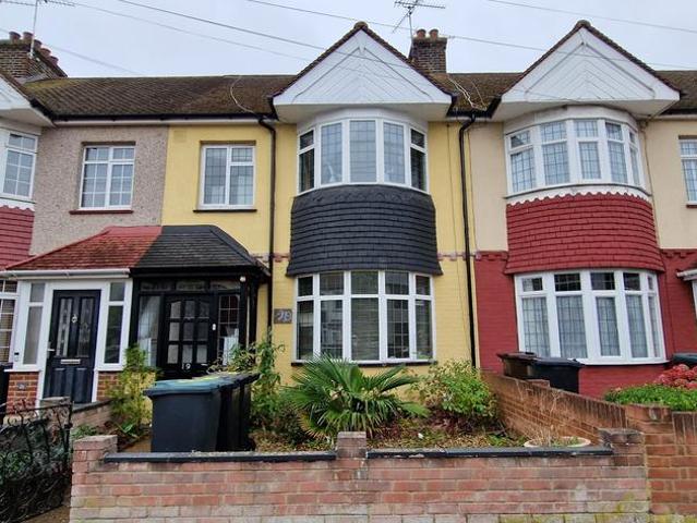 Lime Avenue, Gravesend DA11 3 bed terraced house to rent £1,750 pcm £404 pw