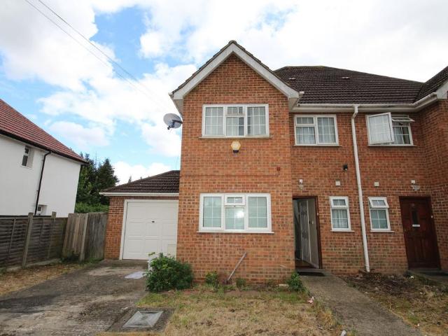 Lime Grove, Hayes, UB3 6 bed semi detached house to rent £3,000 pcm £692 pw