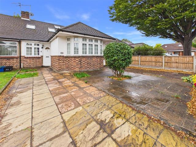 Lime Grove, Twickenham TW1, 4 bed bungalow to rent, £3,850 pcm | PrimeLocation