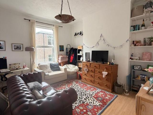 Lime Hill Road, Tunbridge Wells, Kent 1 bed flat to rent £1,195 pcm £276 pw