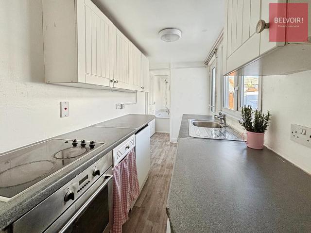 Lime Street, Grimsby, DN31 2 bed terraced house to rent £550 pcm £127 pw