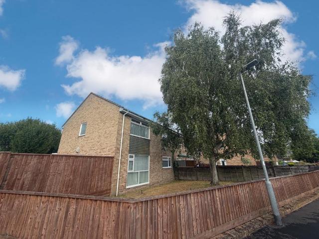 Lime Tree Close, Bridgwater, TA6 2 bed flat to rent £950 pcm £219 pw