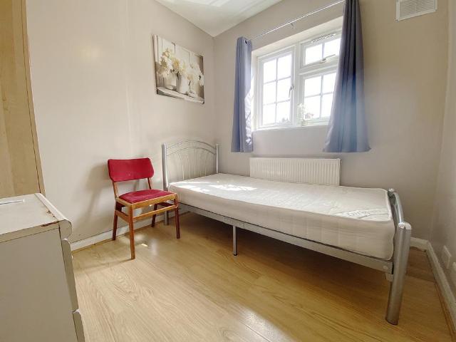 Lime Tree Road, Hounslow, TW5 House share to rent £550 pcm £127 pw
