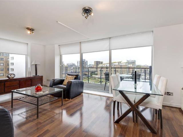 Limehouse Basin, E14 2 bed apartment to rent £2,950 pcm £681 pw