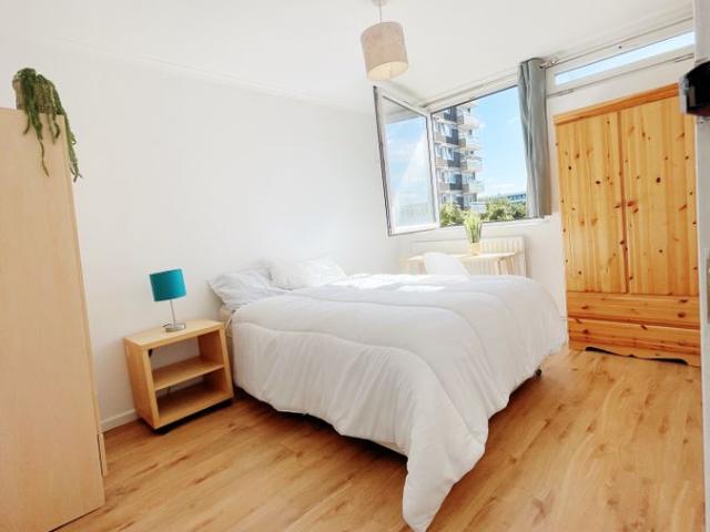 Limehouse E14, Room to rent, £875 pcm | PrimeLocation