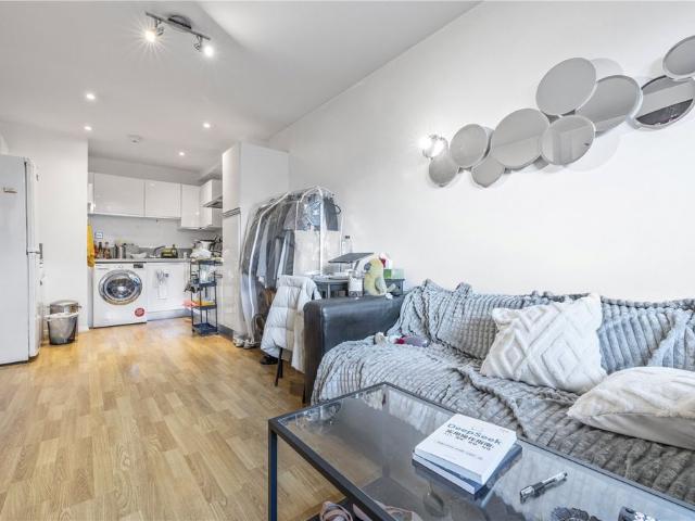 Limeharbour, London, E14 9LS