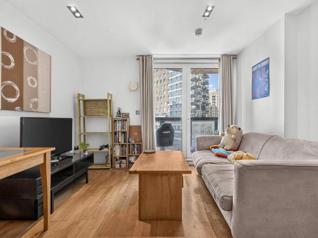 Limeharbour, Millwall E14, 1 bed flat to rent, £2,100 pcm | PrimeLocation